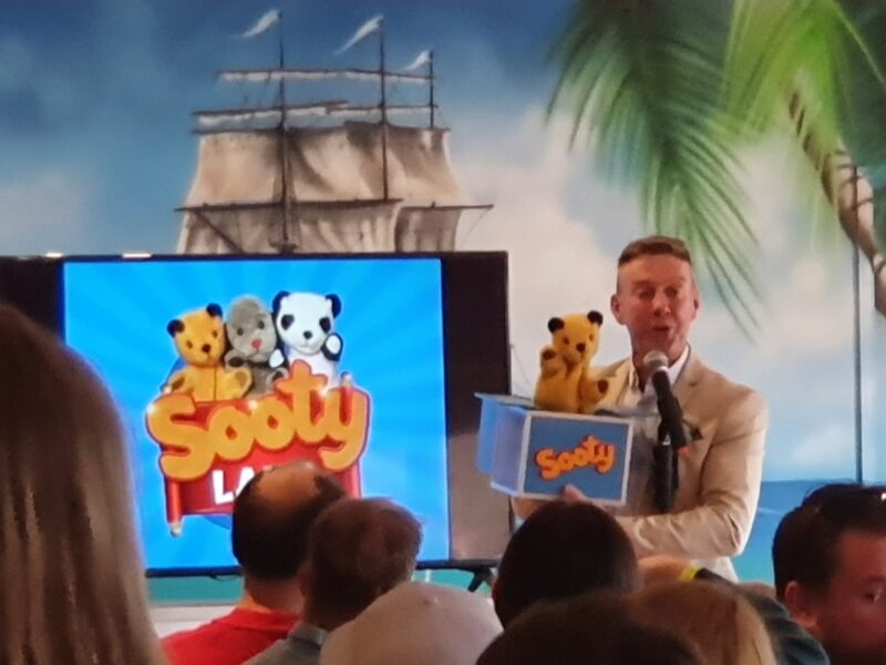 Sooty Land Launch Richard Cadell