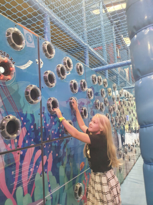 Sooty Land - Crealy - Climbing wall